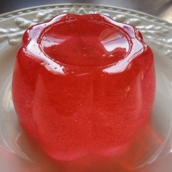 Jelly on a plate – Strawberry