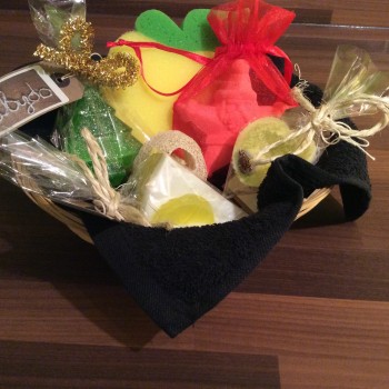 Fabydo Christmas Gift Basket