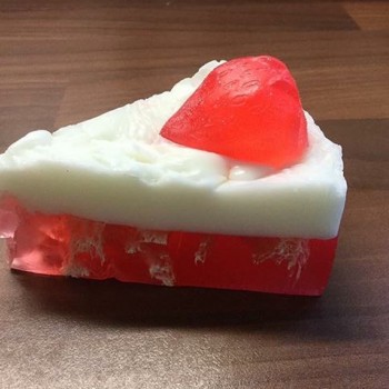 Fabydo Strawberry Cheesecake Soap